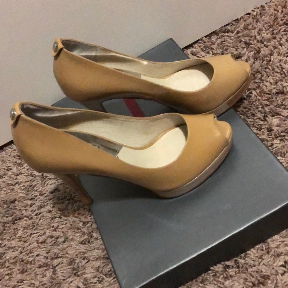Michael Kors Pumps - Picture 2 of 6